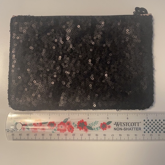 Ipsy Betty Boop makeup bag - Picture 2 of 4